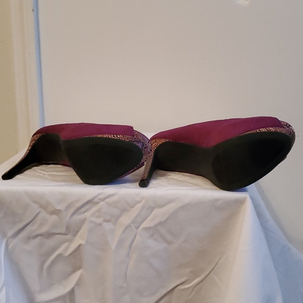 Shoes - Picture 5 of 5